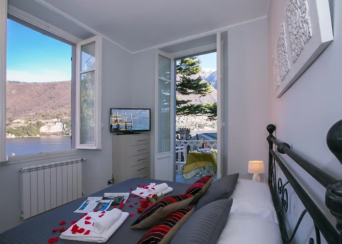 Lucia Βίλα Laglio